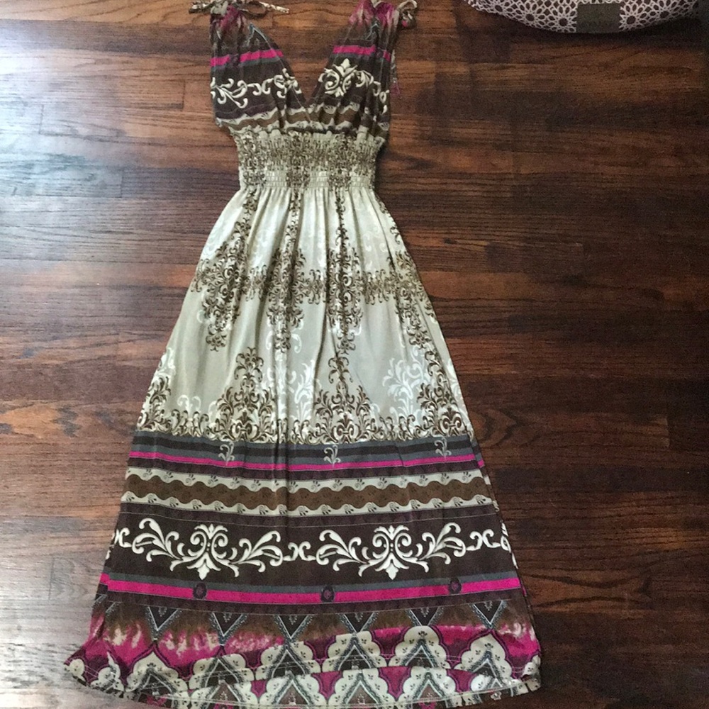 Dress with adjustable shoulder ties!